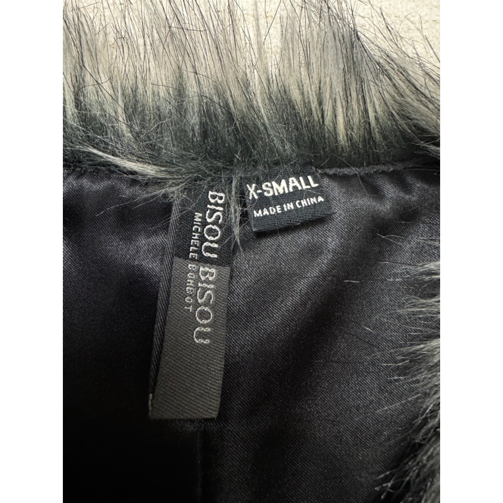 Bisou Bisou Women’s Y2K Faux Fur Vest Gray Black Preppy Grunge Going Out Goth - Picture 7 of 8